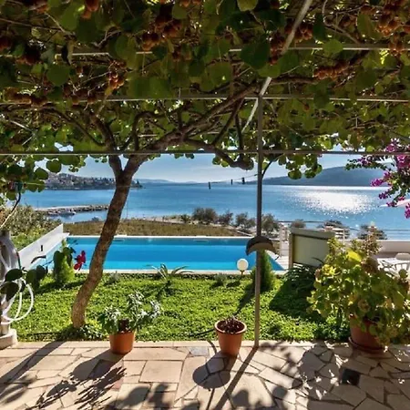 Apartment Rose - 30 M From The *
