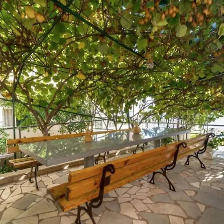 Apartment Rose - 30 M From The