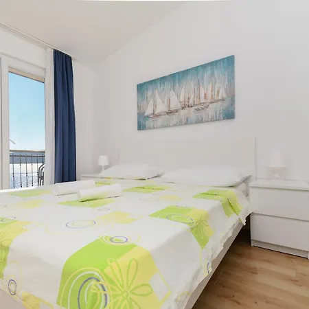 Apartment Rose - 30 M From The Seget Vranjica